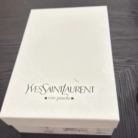 Saint Laurent Nude Patent Leather Heels - Picture 7 of 7